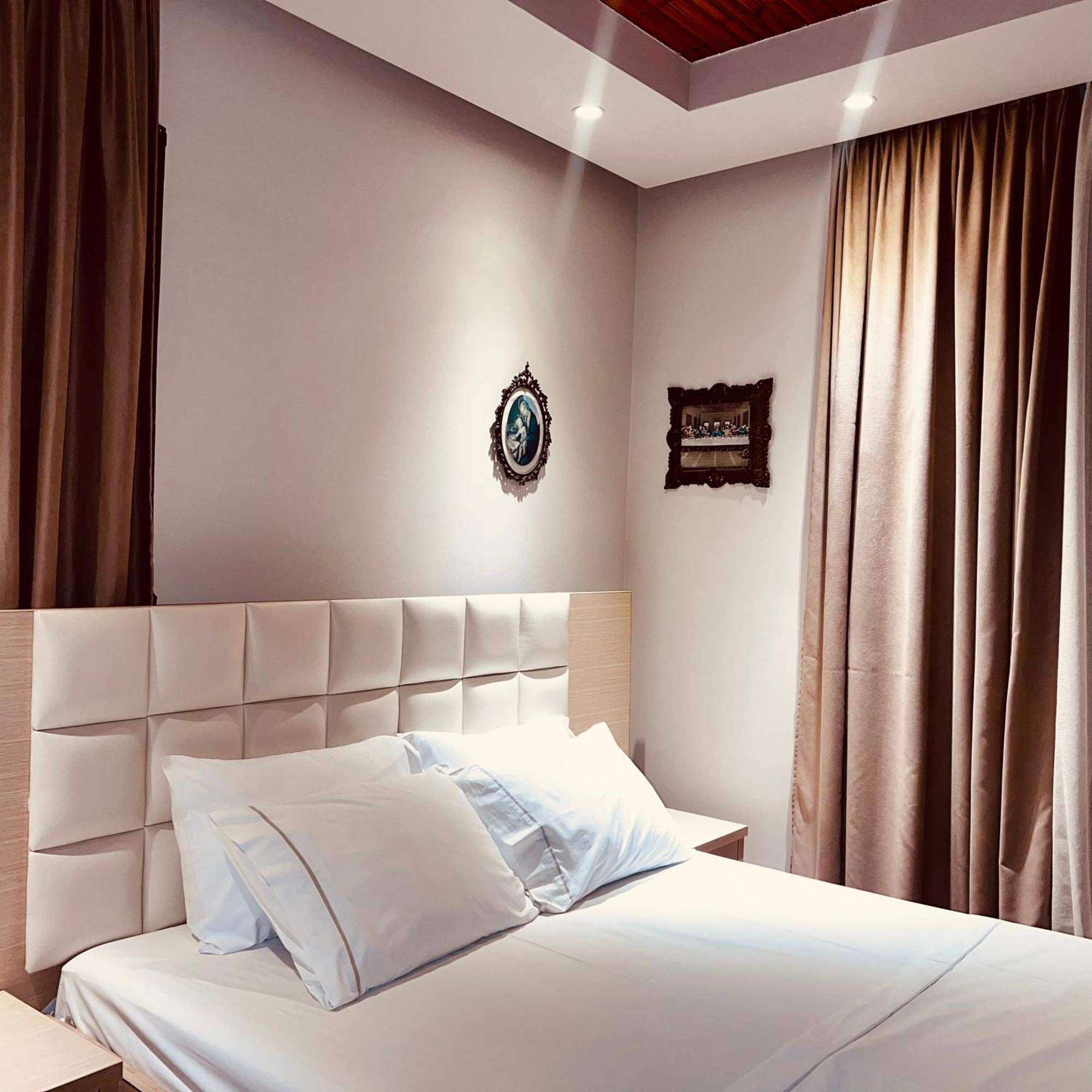 Hotel Lungomare Вльора Екстер'єр фото